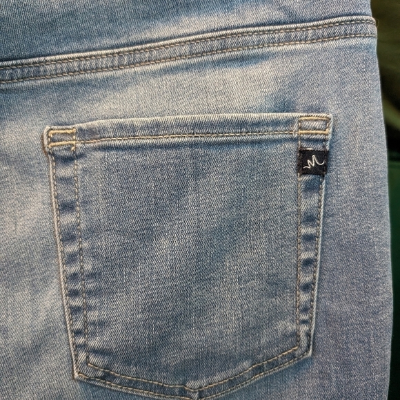 MJeans True Frayed Bell Bottoms Size Medium - Picture 5 of 11